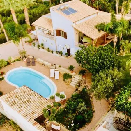 Dora Con Piscina * Trappeto (Sicily)