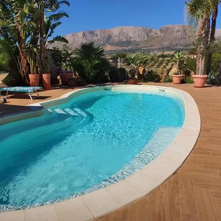 Dora Con Piscina * Trappeto (Sicily)